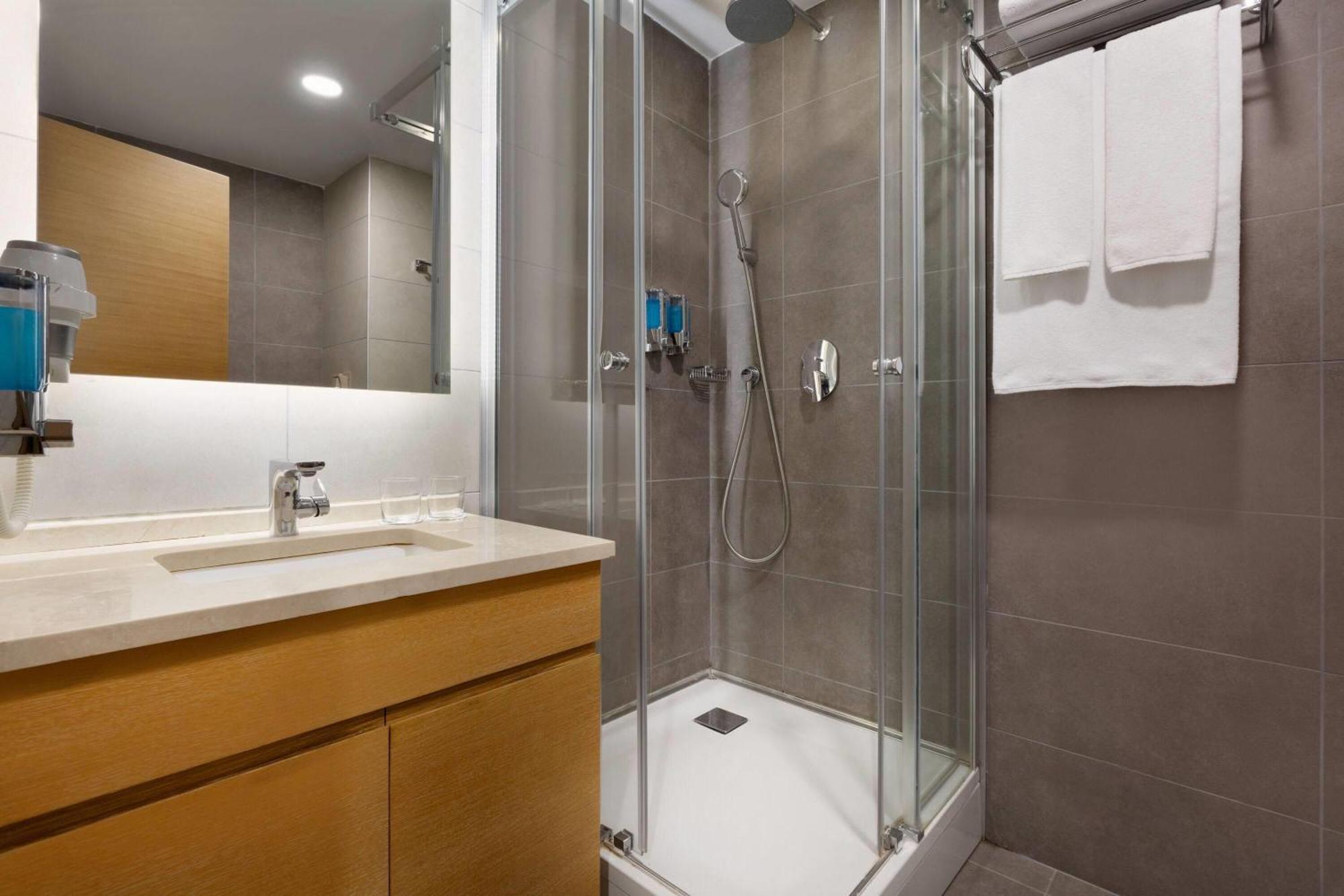La Quinta By Wyndham Istanbul Gunesli — Fotos 2
